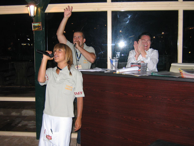 ted ja maia laulaa suomeksi